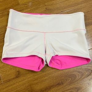 Reversible lulu fitted shorts